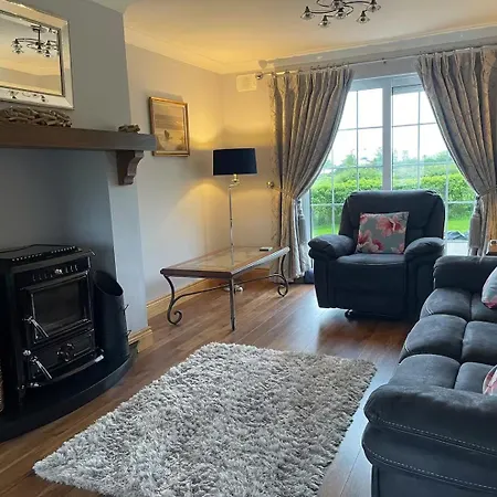 Holiday home 4bedroom House-letterkenny-privategarden-sleeps 7 Letterkenny